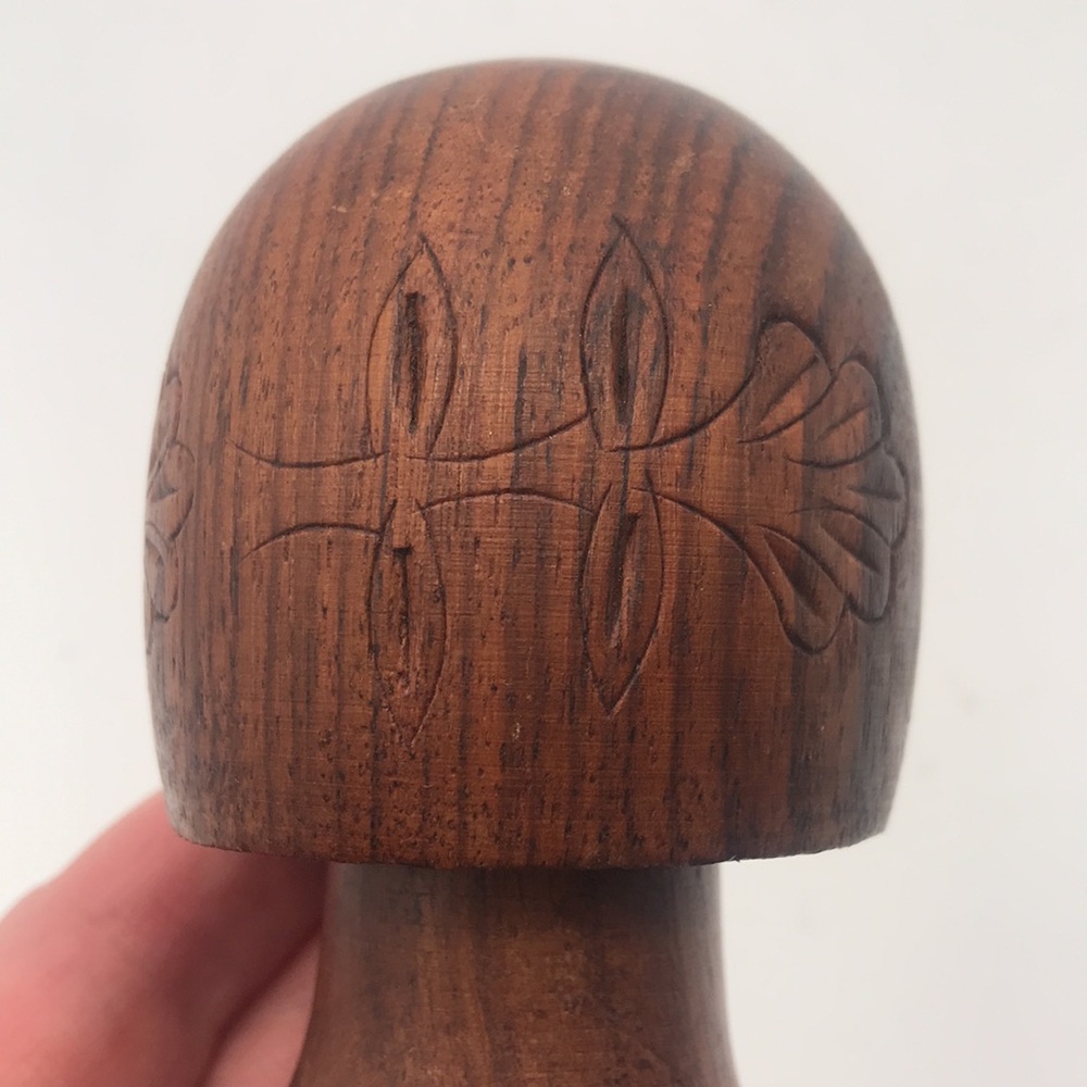 VTG Hand‎ Carved Mushroom Shape Nut Cracker from Italy - Picture 5 of 7